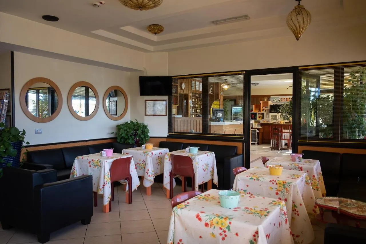 Hotel Ping Pong Ostia